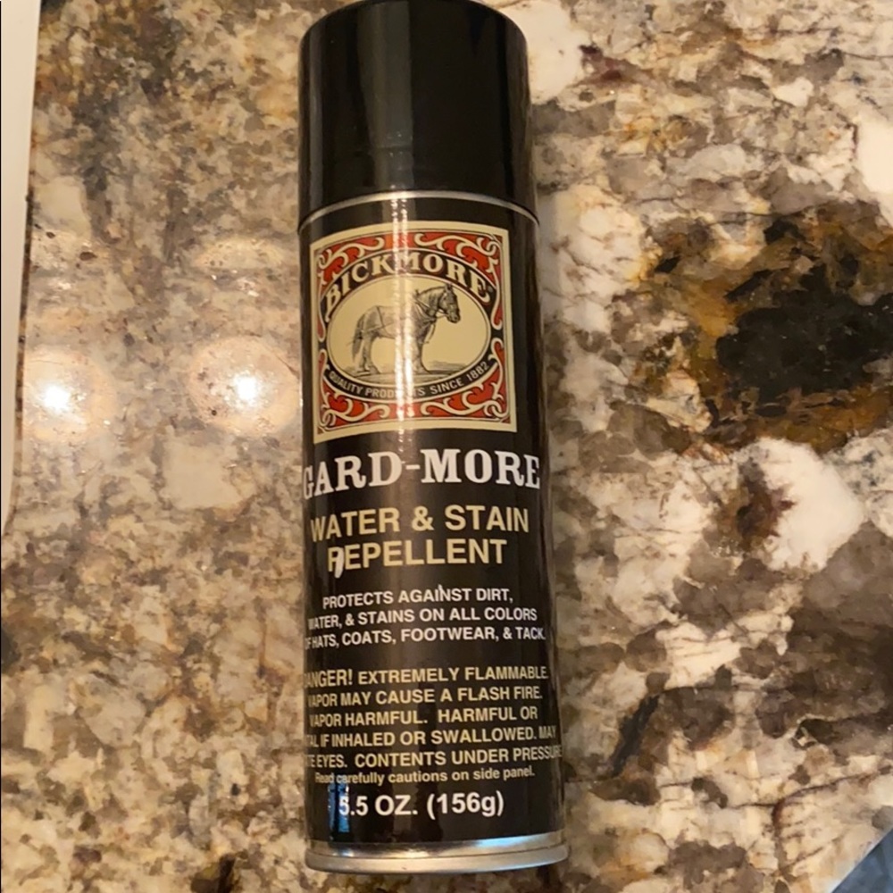 Spray for horse boots